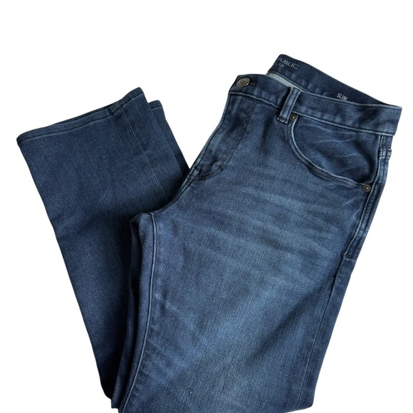 Banana Republic Blue Straight Jeans Classic Style - Picture 2 of 4